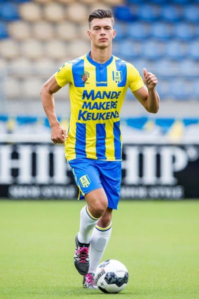 Bestand:600px-MarkSifneos.jpg