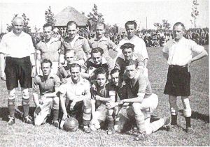 680px-Elftal 1945-1946.jpg